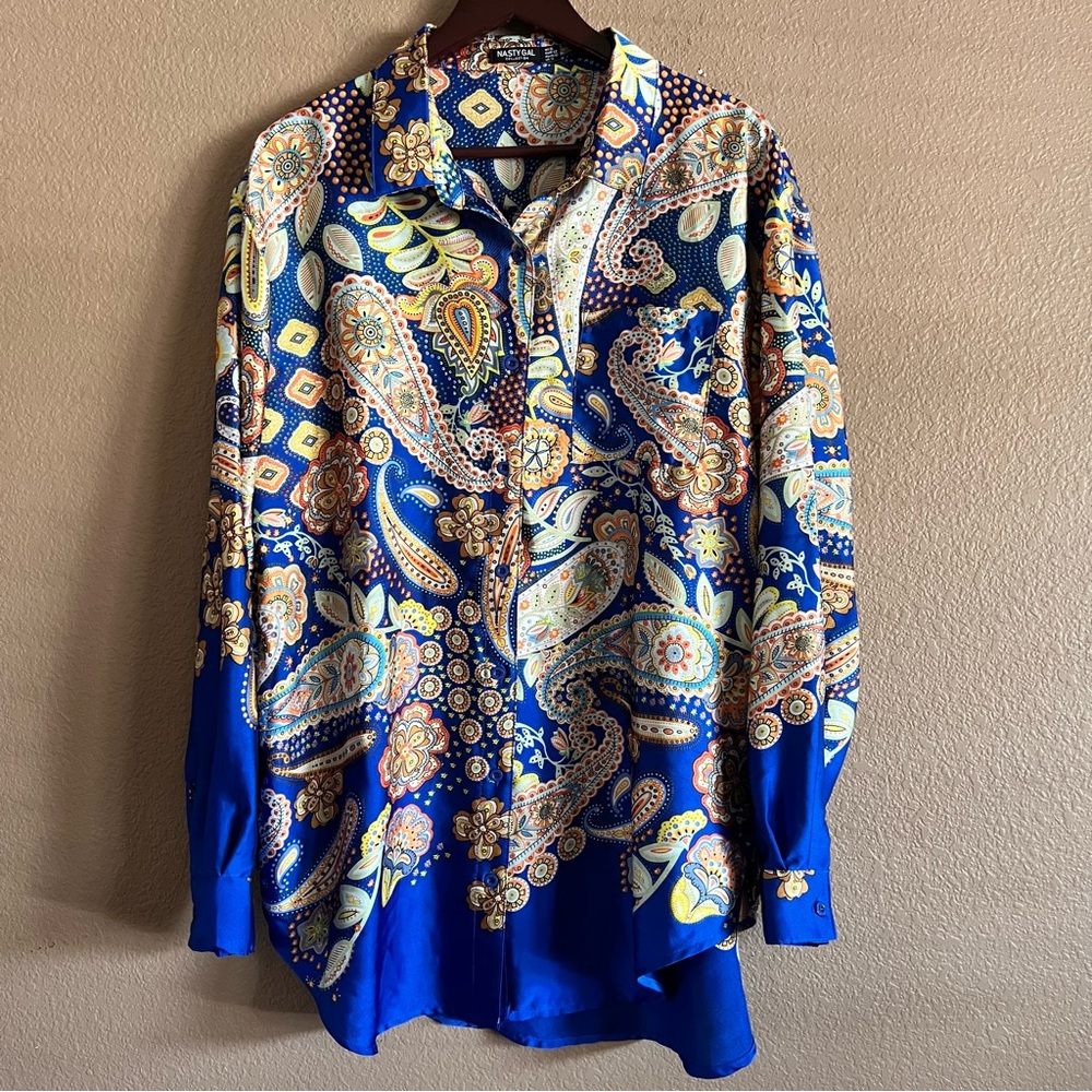 Nasty Gal Blue Paisley Button Down Blouse Size US 10